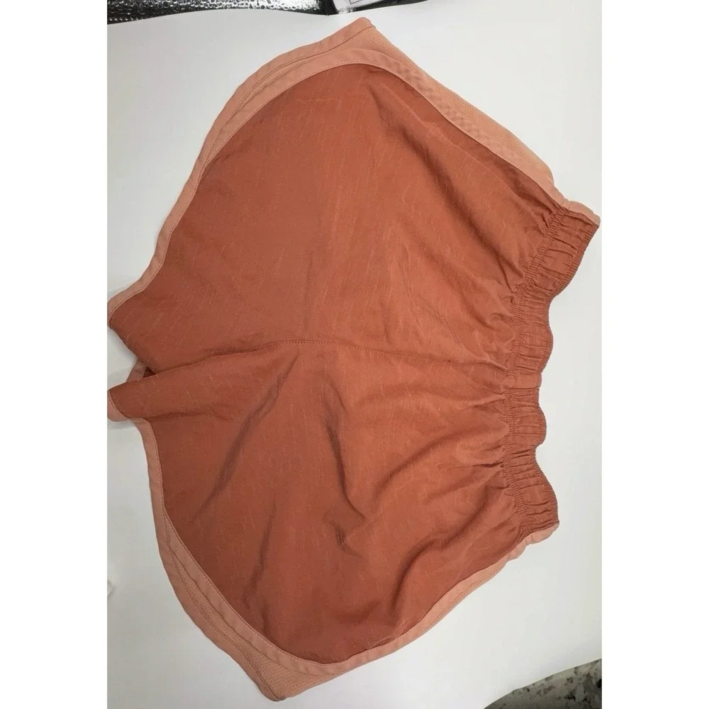 Women's size MEDIUM NIKE Dri-Fit athletic shorts.  EUC.